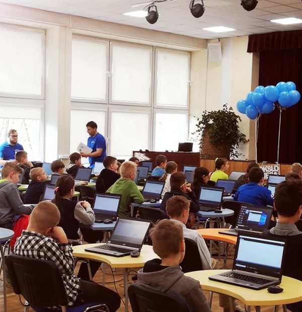 VASAROS DIENOS STOVYKLA PROGRAMUKAS