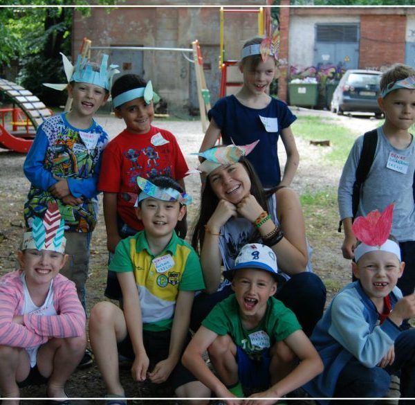 PRALEISKIME VASARĄ KŪRYBINGAI ,,ADI STUDIJOS” STOVYKLOJE