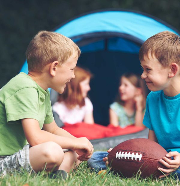 Sušvelninti sveikatos saugos reikalavimai vaikų vasaros stovykloms