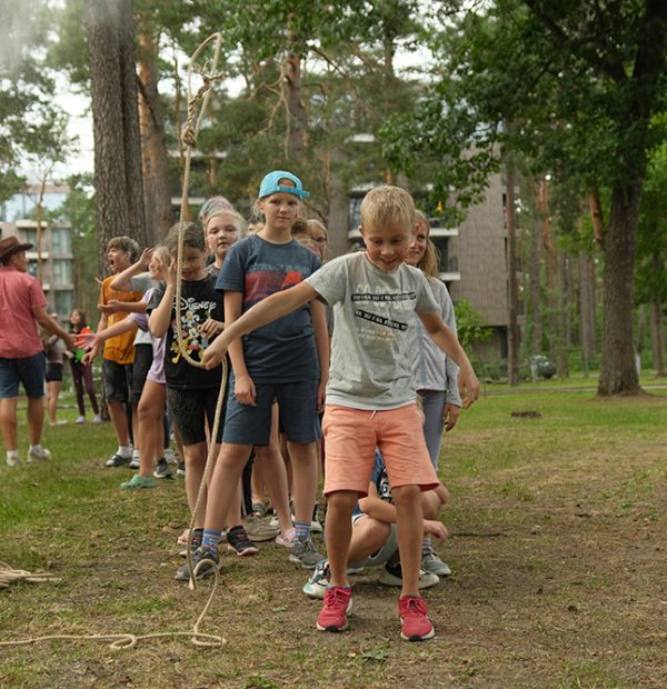 Dirbtinio intelekto ir anglų kalbos KALBA.LT stovyklos vaikams 2024